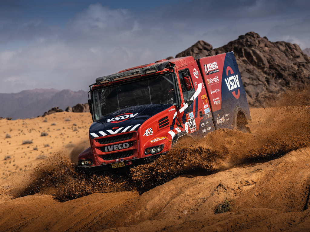 Rallysign Woerden Dakar Firemen Dakar team vrachtwagen voertuigbelettering